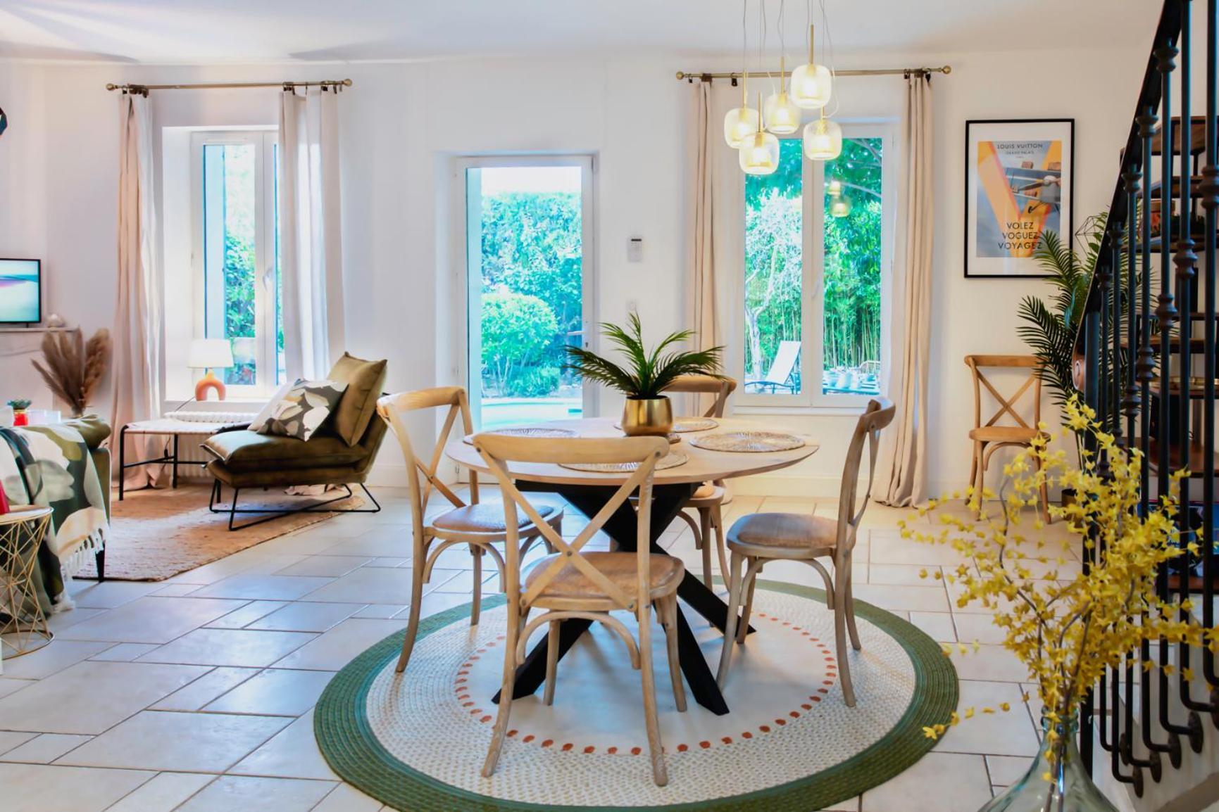 C8 - Lovely House 4 Bdr - Pool, Ac, Garage & Wifi Villa *