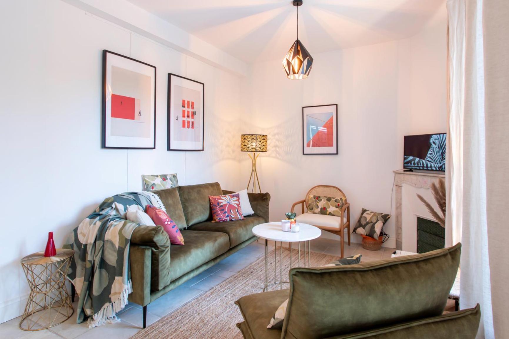 C8 - Lovely House 4 Bdr - Pool, Ac, Garage & Wifi *
