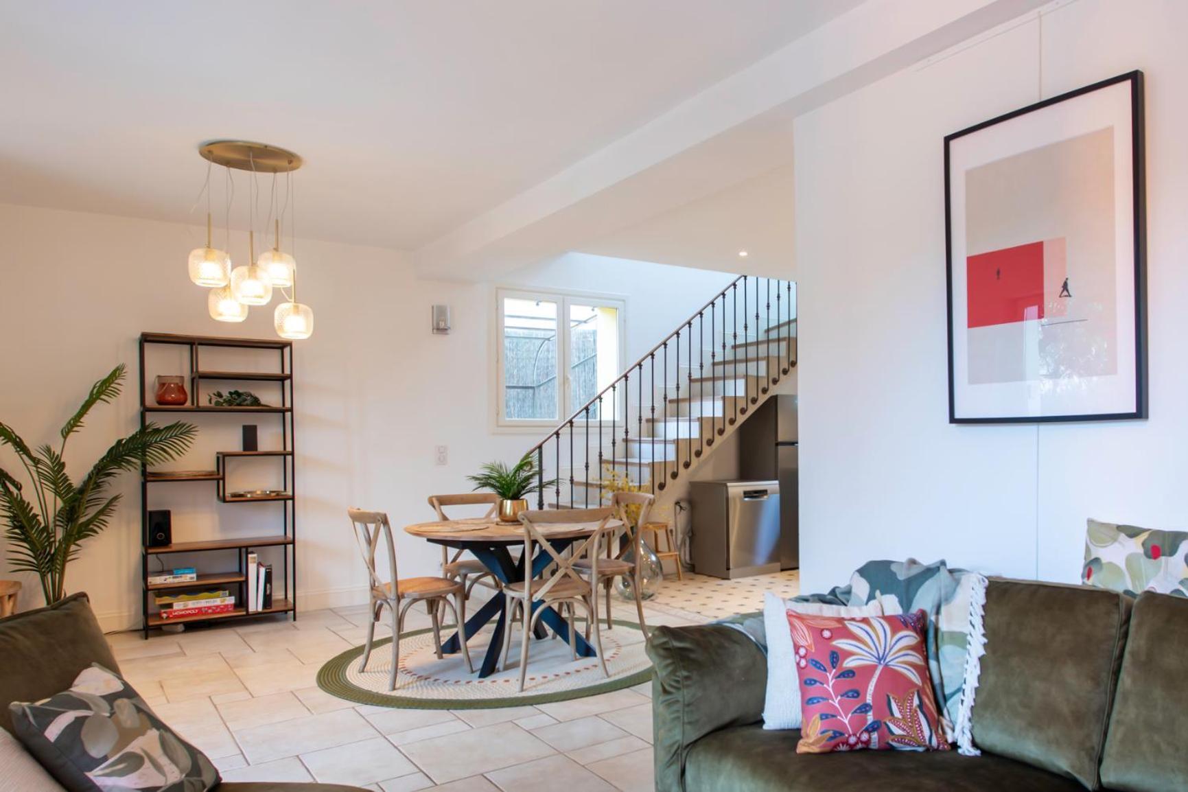 Villa C8 - Lovely House 4 Bdr - Pool, Ac, Garage & Wifi *