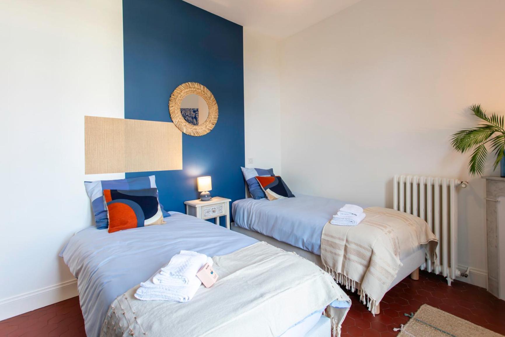 C8 - Lovely House 4 Bdr - Pool, Ac, Garage & Wifi Villa